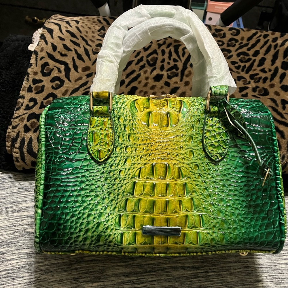 NWOT Green and Yellow Crocodile Pattern Handbag 8x12